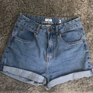 “MOM Vintage High Rise”